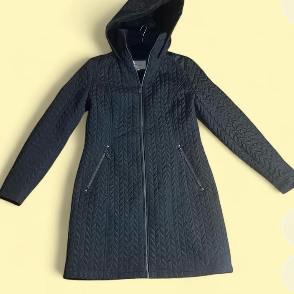 BCBGeneration Women's Black Quilted Hooded Coat. Slim fit.  Very flattering.